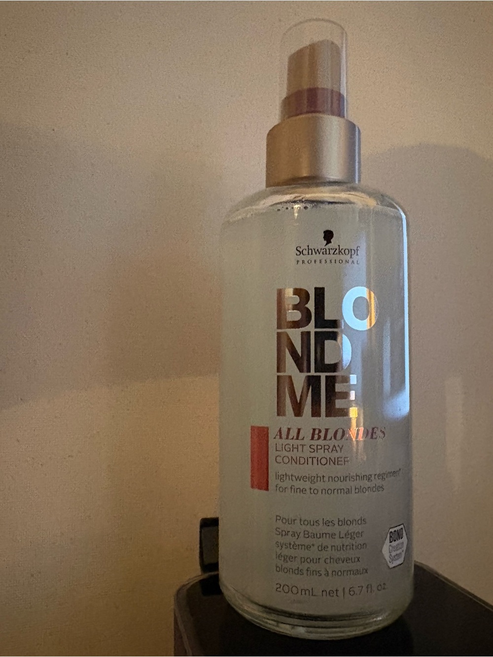Schwarzkopf BlondMe All Blondes Light Spray Conditioner - White/Cream